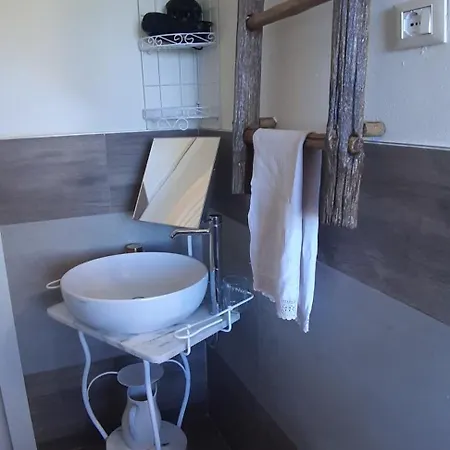 펜션 Cascina Binello A & B *