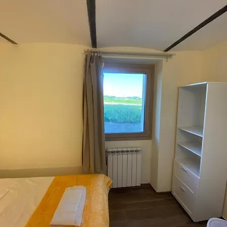 Cascina Binello A & B 펜션