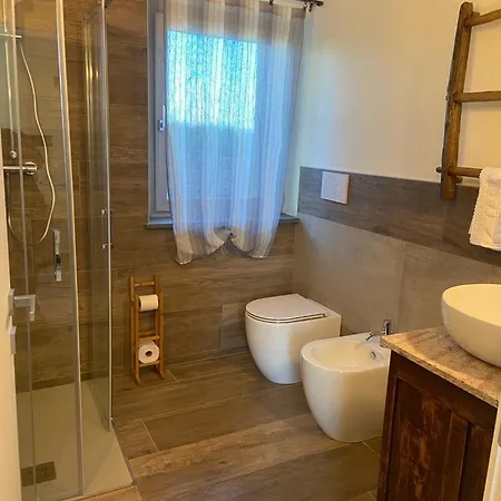 Cascina Binello A & B 펜션 *