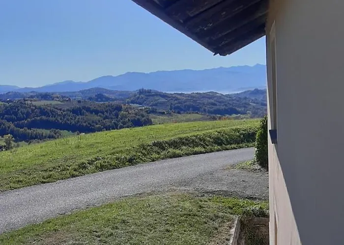 Cascina Binello A & B Belvedere Langhe